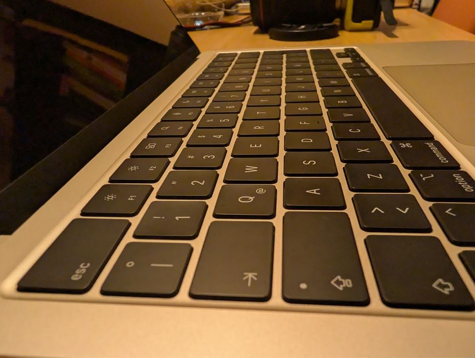 MacBook Air M2 като нов