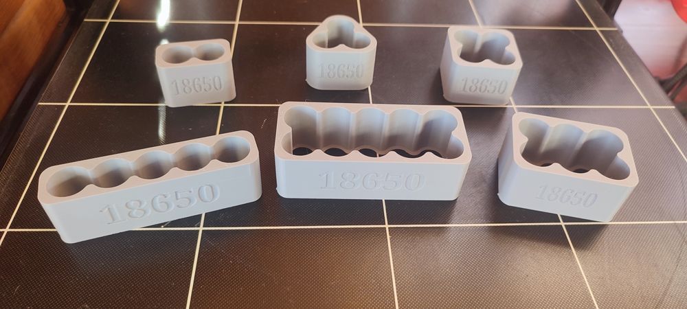 Холдери за батерии 18650