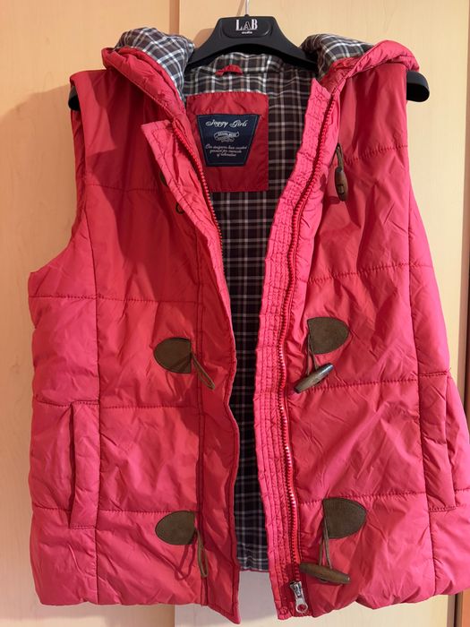 Дамски спортен елек