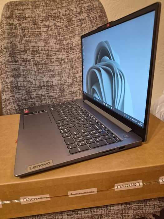 Vând Laptop Lenovo Nou Nouț-URGENT!!