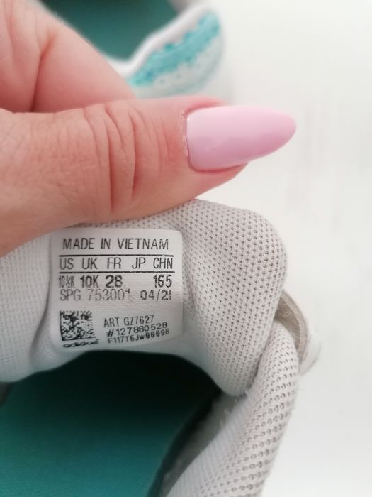 Пантофки  и маратонки Адидас момиче 28 номер