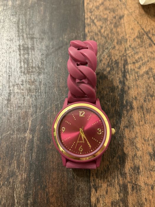 Продавам ръчен часовник