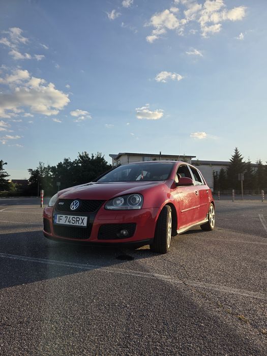 Vând Volkswagen Golf 5 GTI