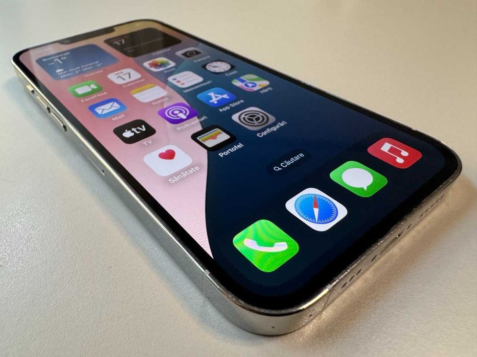  Apple / iPhone 13 Pro 128 Gb / Silver