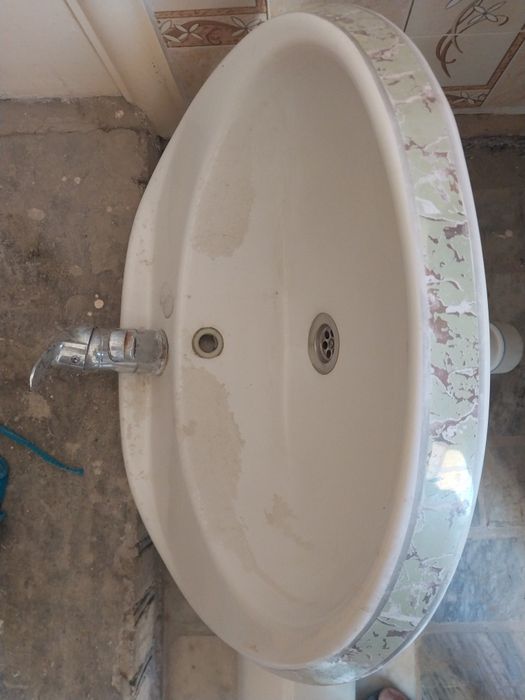 Раковина со стойкой