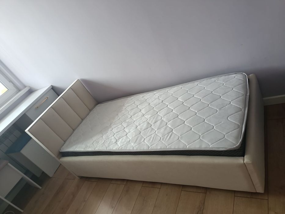 Кровать двуспальная