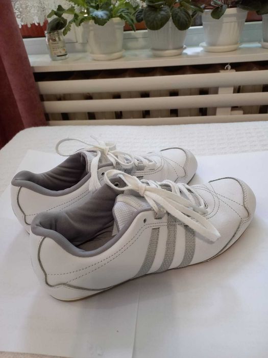 Дамски маратонки - много запазени