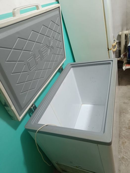 Продам морозильную камеру