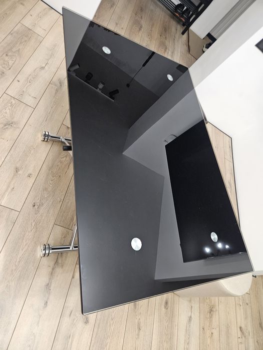 Стол стеклянный для дома