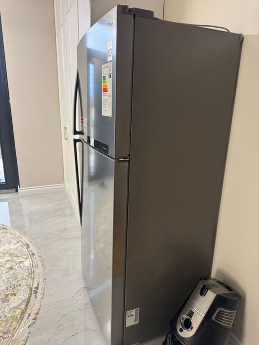 Холодильник LG, серый