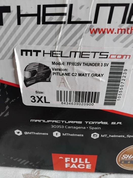 Продавам мотоциклетна каска, каска за мотор MT Helmets модел Thunder 3