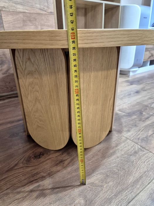 Модерна кръгла трапезна маса с масивна основа!