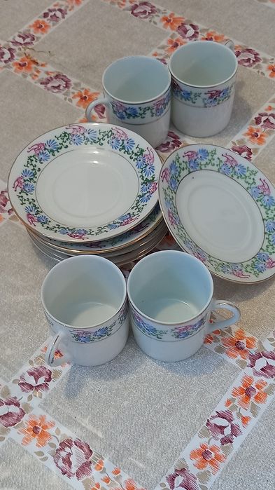 Set cafea cu 4 cescute+6 farfurioare porțelan fin chinezesc,stare perf