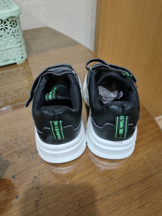 Продам кроссовки для мальчика