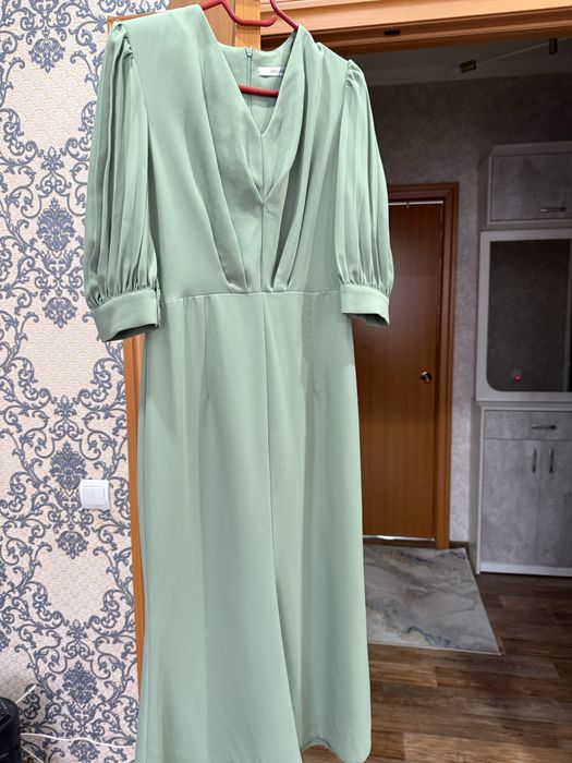 Продам шикарные новые платья!