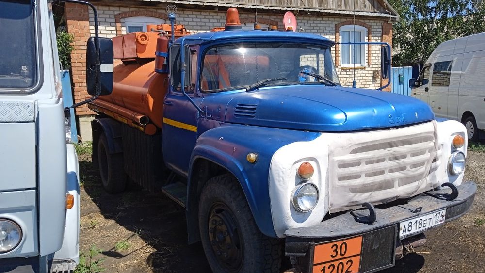 Топливозаправщик ЗИЛ 130