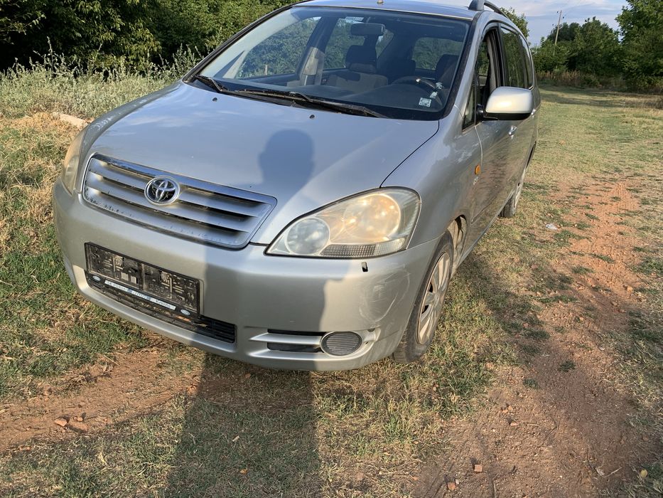 На части. Тойота Авенсис Версо, 2002 г., дизел, 2000 куб., 116 к.с