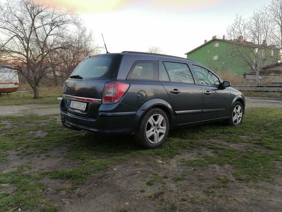 Продажба на Лек Автомобил-Опел Астра 19Н Дизел