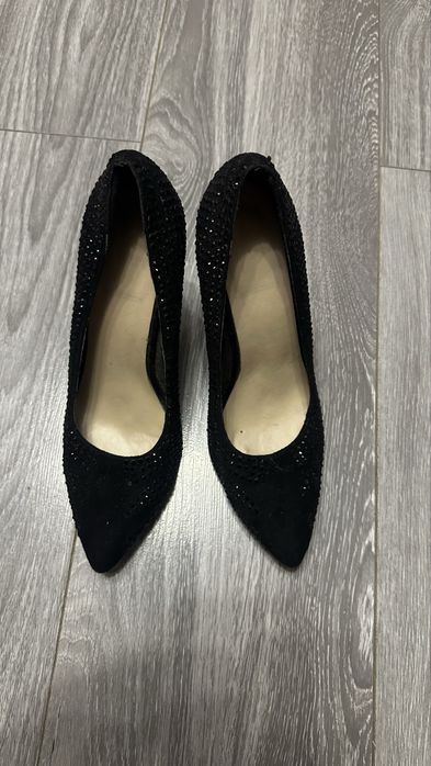Продам женскую обувь