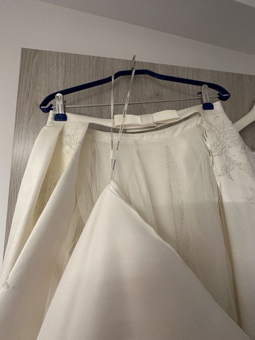 Vând rochie de mireasa Pronovias + fusta + voal