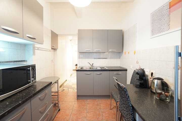 Дава се под наем Тристаен апартамент в София, Иван Вазов - 100 кв.м за 890 € - Снимка #11