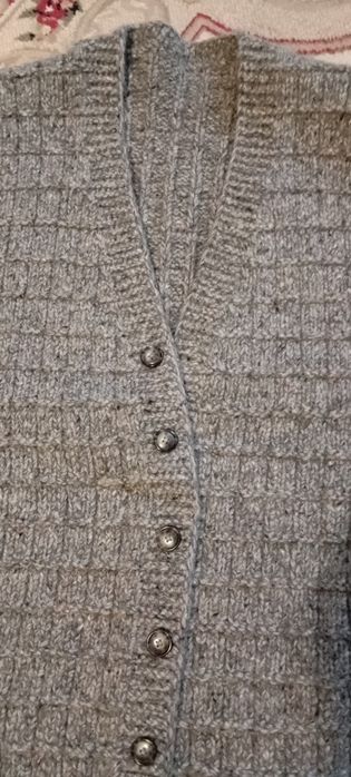 Veste din lana tricotate manual