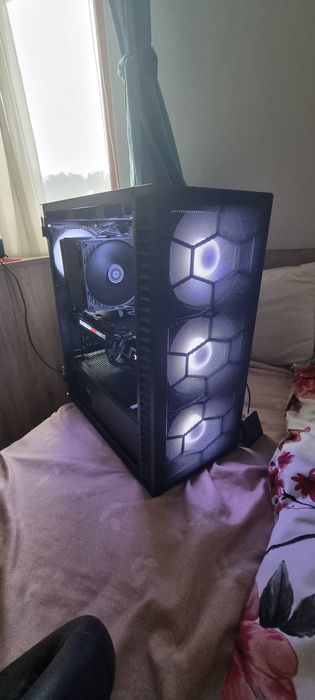 Vând calculator gaming