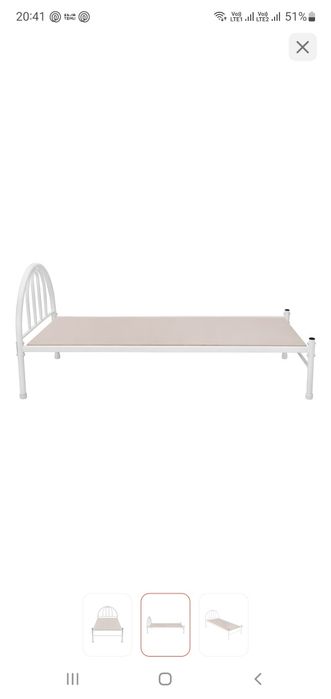 Односпальная кровать с матрасом.