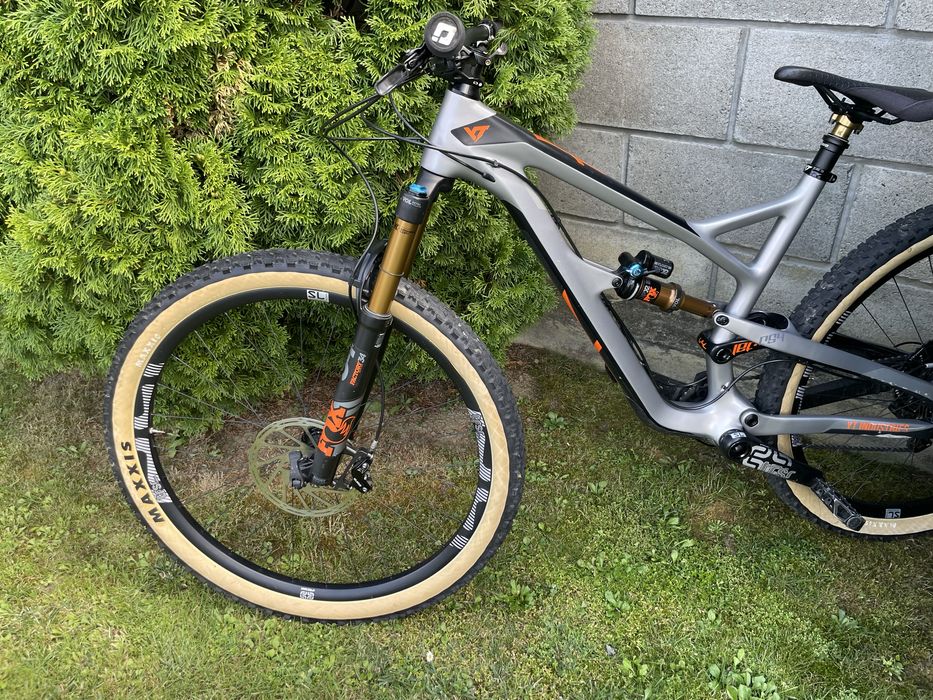 Vând Bicicleta Yt Jeffsy 2019 carbon
