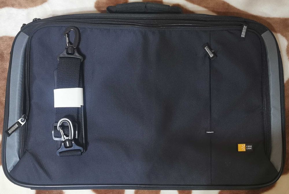 Geanta laptop Case Logic 17"