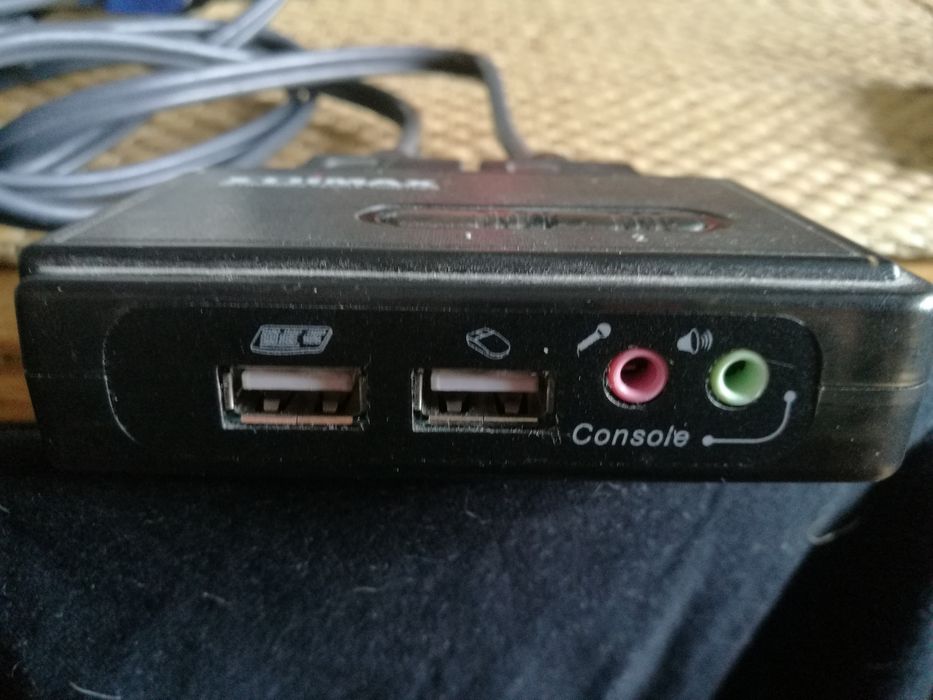 KVM суитч Edimax 2 port