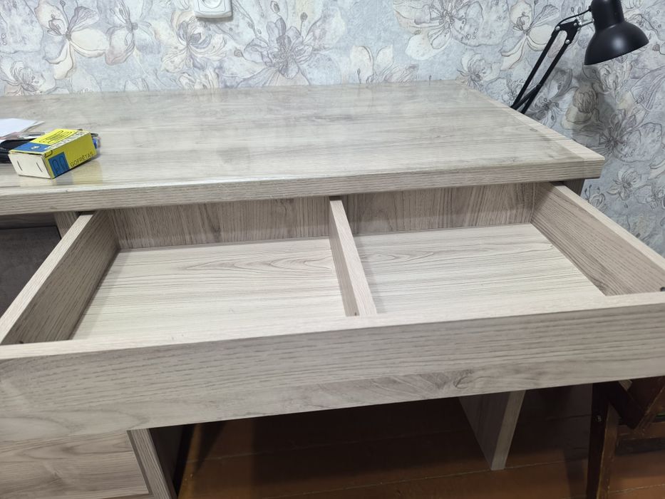 Продам стол(Беларусь)