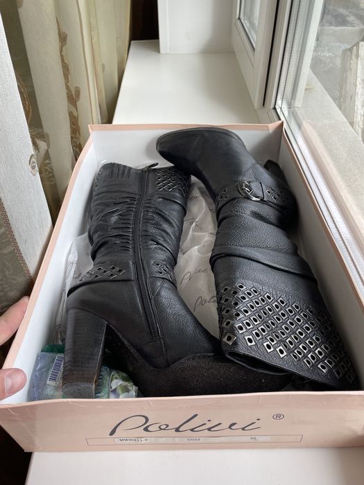 Женские сапоги Poliui