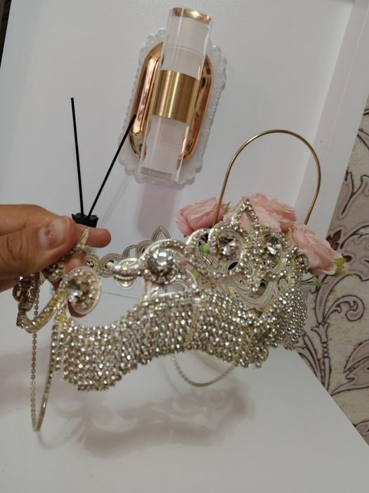 Asal diadema Kumush rang, rangi qorayib ketmaydi. Atigi 80000 soʻn