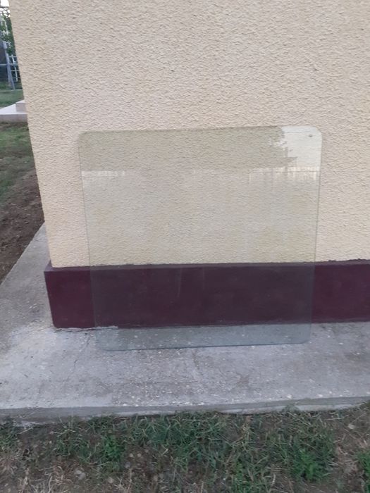 Vînd blat de sticla pentru masă