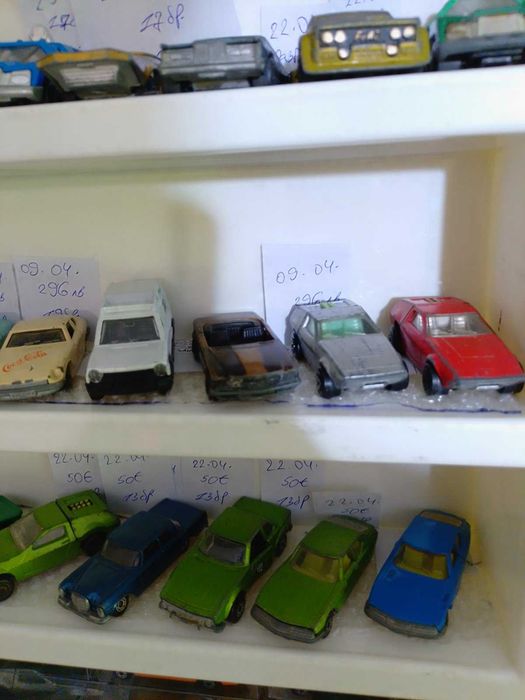 Стари метални Matchbox колекционерски колички