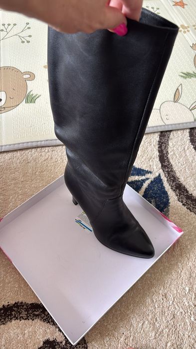 Продам женские сапоги