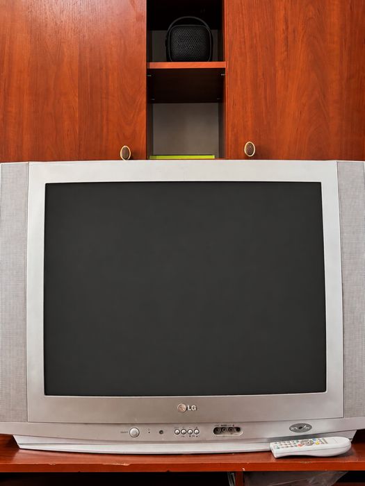 LG телевизор(жақсы жасап тұр)