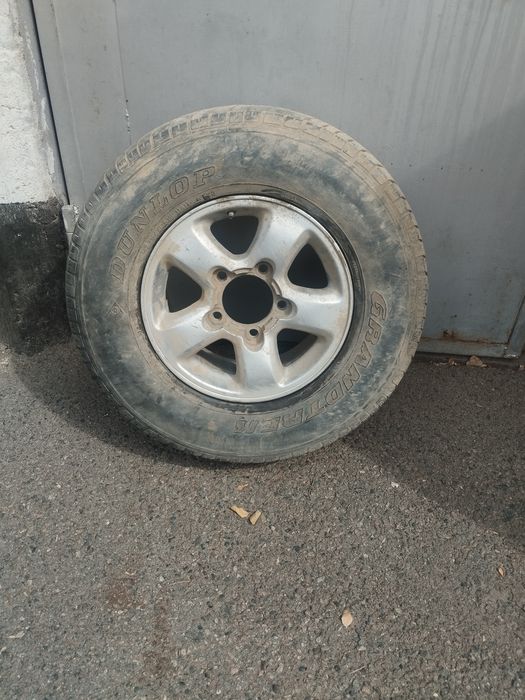 Продам шины с диском на Лэнд Крузер 100