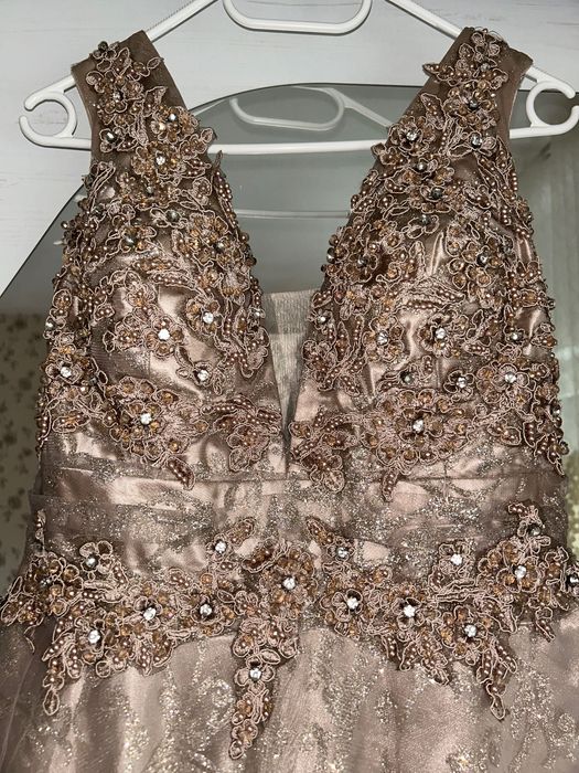 Vând rochie banchet