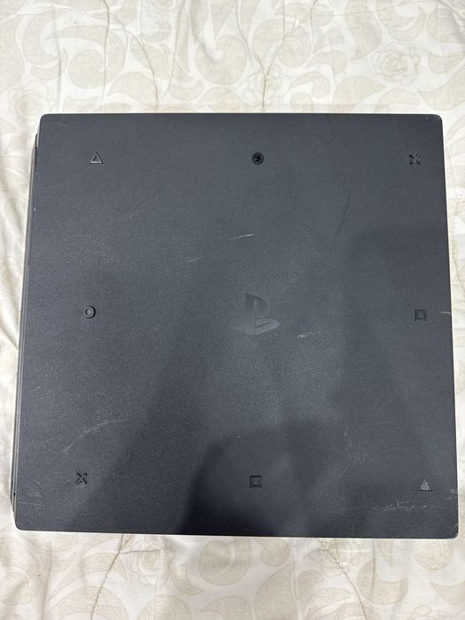 Продается Ps 4 pro 1TB