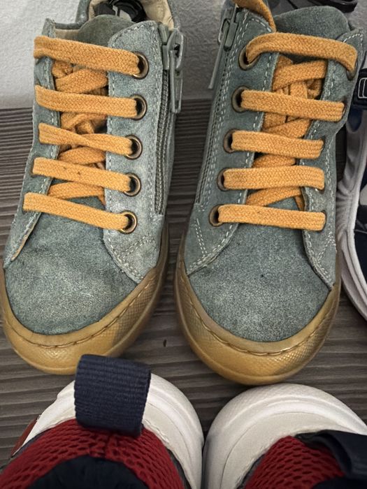 Sneakersi si alte tipuri