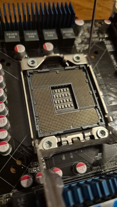 Kit Placă de Bază ASUS P6T SE + Procesor Intel i7-920 + I/O Shield
