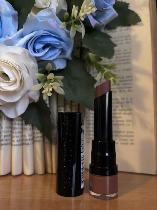 Ruj bourjois diferite nuanțe