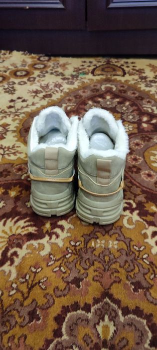 Продам зимние ботинки