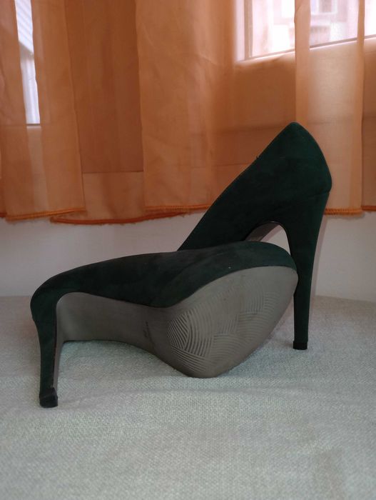 Pantofi cu toc nr. 38