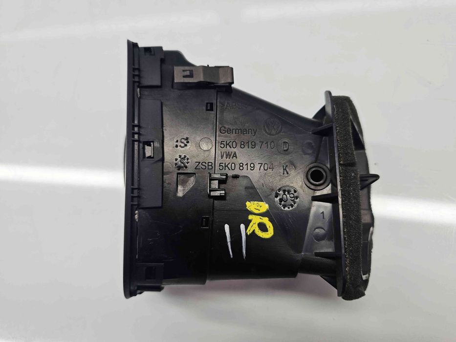 Grila aerisire dreapta Volkswagen Golf 6 (5K1) [Fabr 2009-2013] 5K081