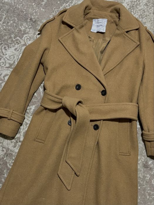 Палто с вълна Bershka цвят камел