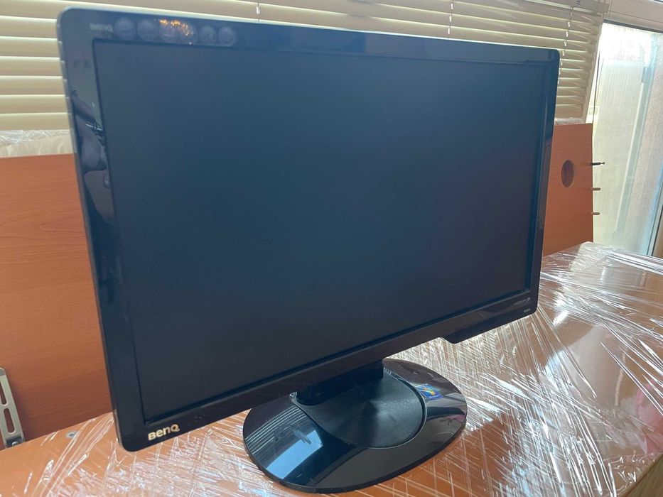 2 броя Монитори Dell 19 инча и Benq 17 инча