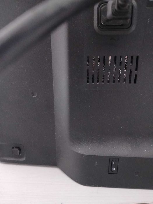 Monitor PC 108cm, functional. Ecran crăpat.